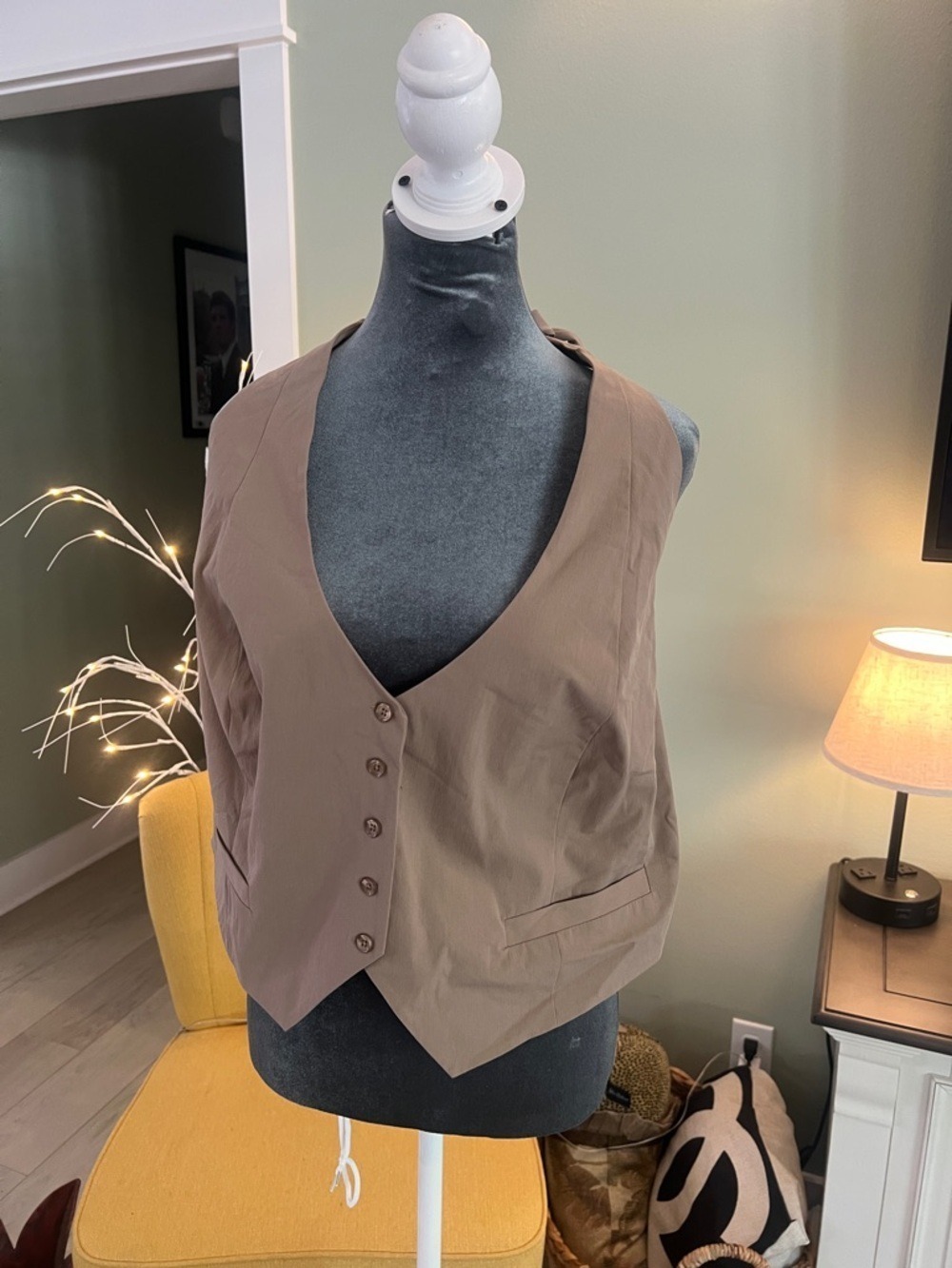 Good American Taupe Button-Front Vest